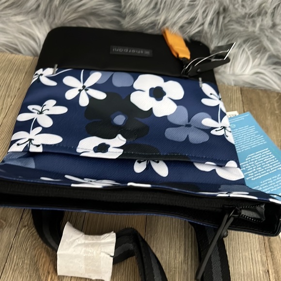 Sherpani Pica mini crossbody bag - NEW - Picture 5 of 12